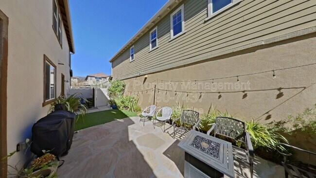 Building Photo - 6620 Calle Koral