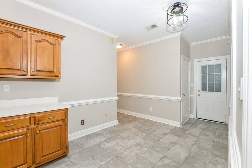 Building Photo - 4485 Nicholas Ln