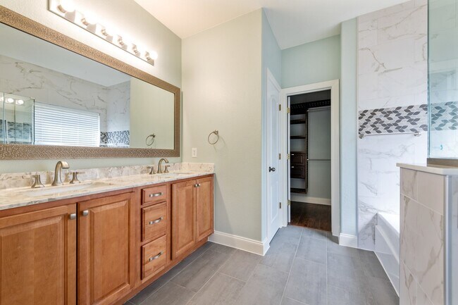 Building Photo - Gorgeous Upgraded Home in Villages at Hidd...