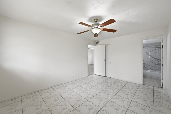 Building Photo - 2039 Coral Ridge Dr