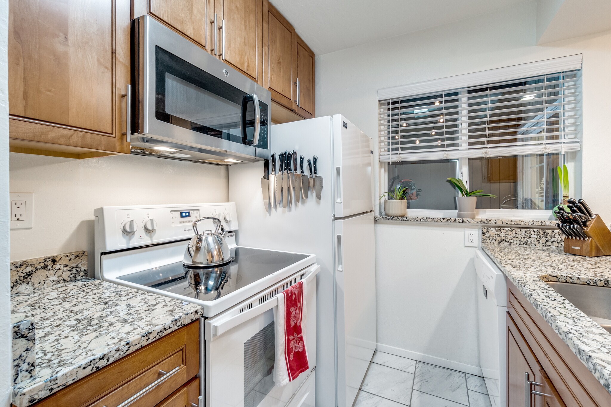 Building Photo - 5142 Amesbury Dr