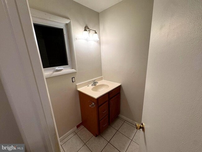 Building Photo - 25 Abel Pl