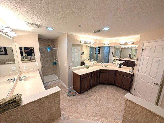 Building Photo - 7070 Key Haven Rd