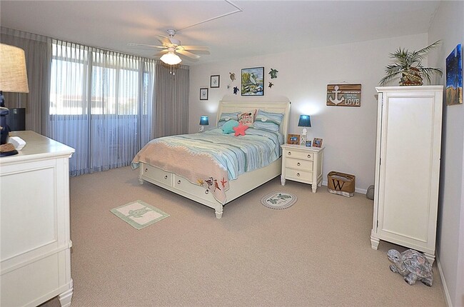 Building Photo - 5601 Jimmy Buffett Mem Hwy