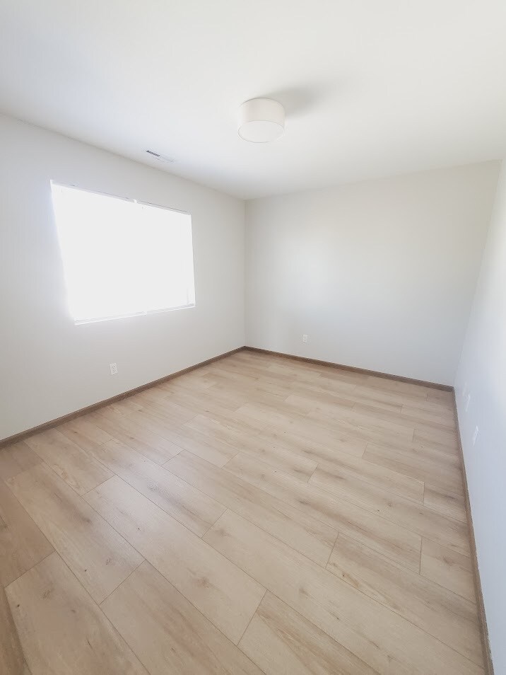 Building Photo - 1200 Murray St NE