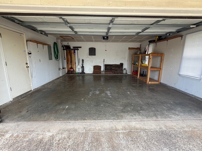 Building Photo - 4200 Lonesome Dove Dr