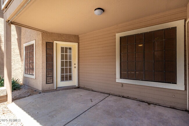 Building Photo - 5230 E Brown Rd
