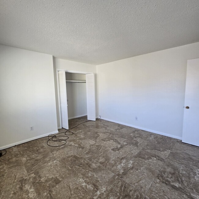 Building Photo - 55+ Community, Condo for rent