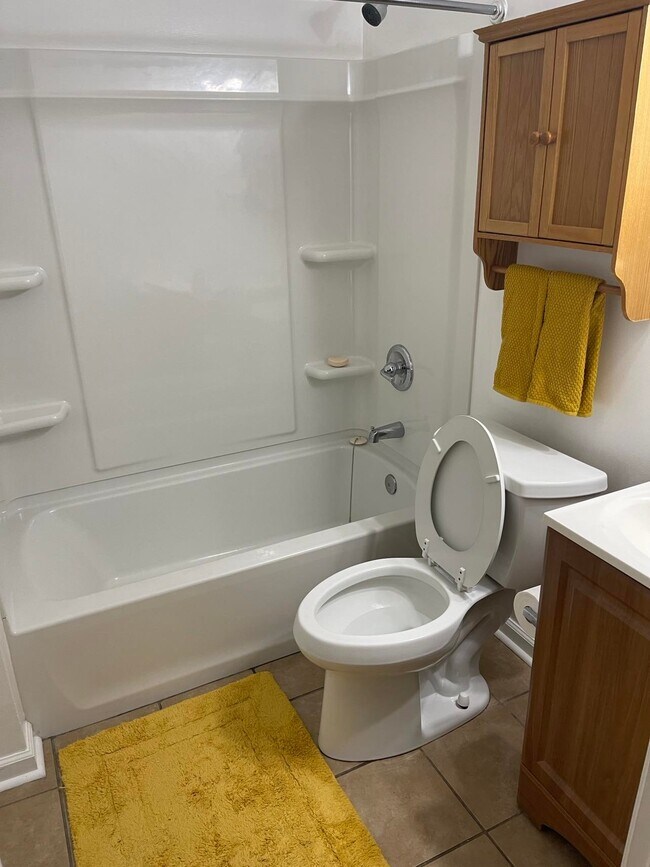 2 Full Baths - 1111 Mathews St SW