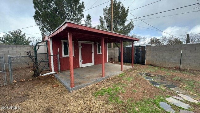 Building Photo - 35 E James Dr