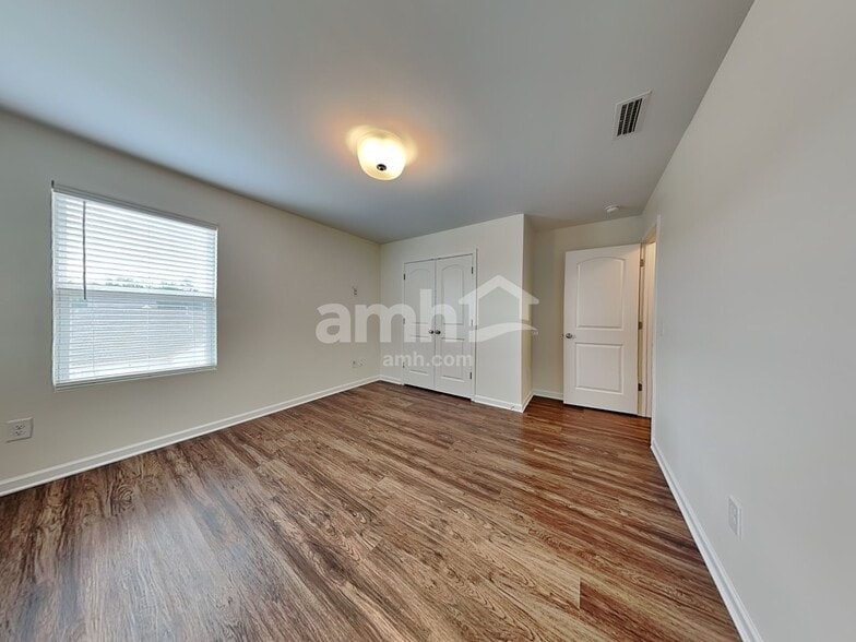 Building Photo - 5705 Oakgate Dr