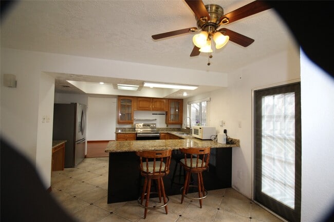 Building Photo - 458 Woodrail Dr