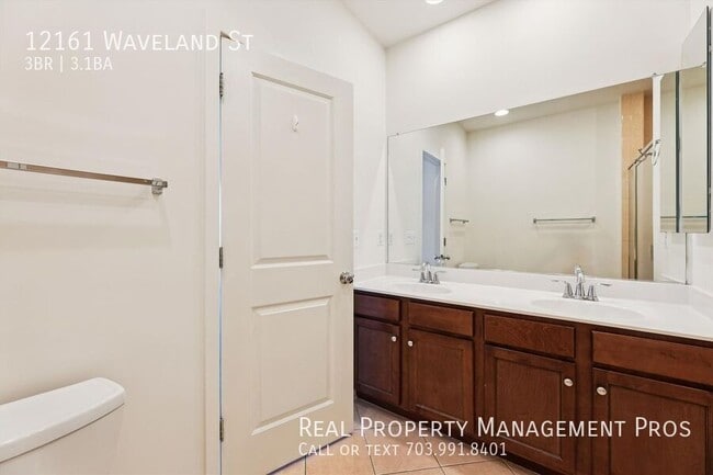 Building Photo - 12161 Waveland St