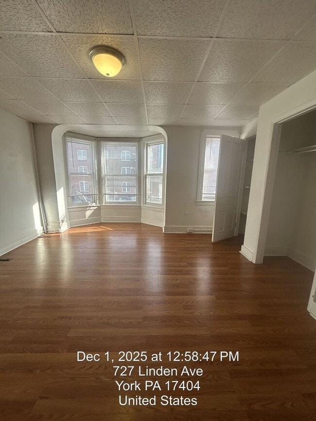 Building Photo - 727 Linden Ave