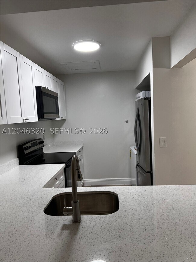 Building Photo - 2610 W 67th Pl