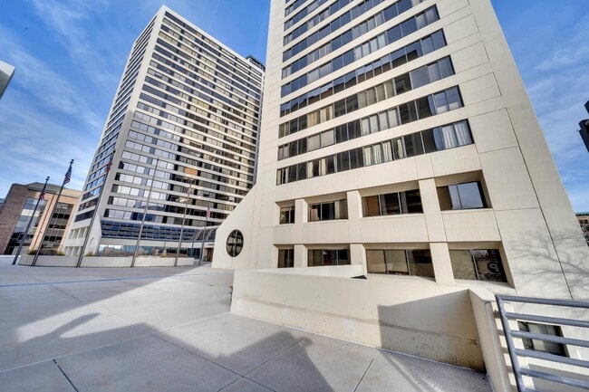 Building Photo - 44 W 300 S