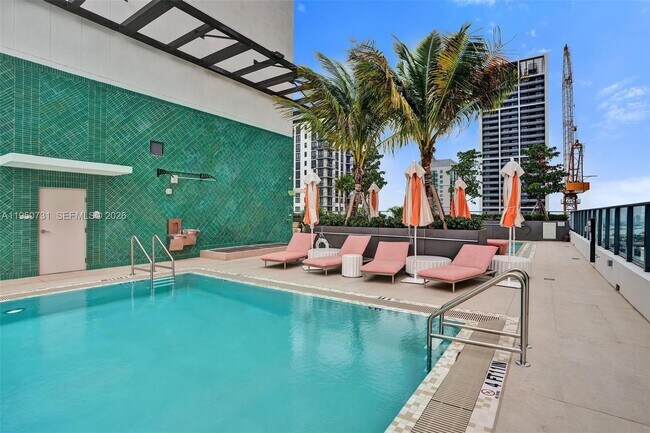 Building Photo - 11 NE 6th St