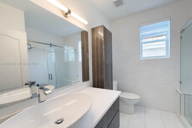 Building Photo - 3821 SW 167th Ave