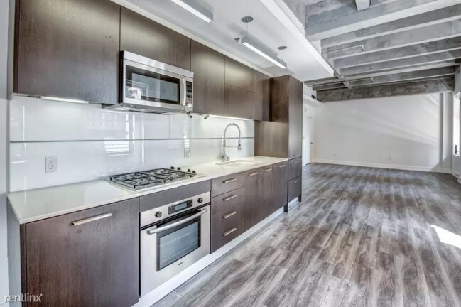 Building Photo - 2337 Bissonnet St