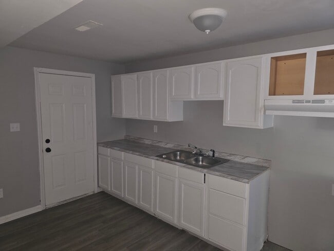 Primary Photo - 1305 St Stephens Dr