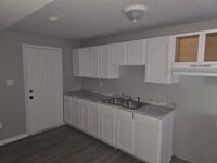 Building Photo - LIMITED TIME**NO APPLICATION FEE**1/2 OFF ...