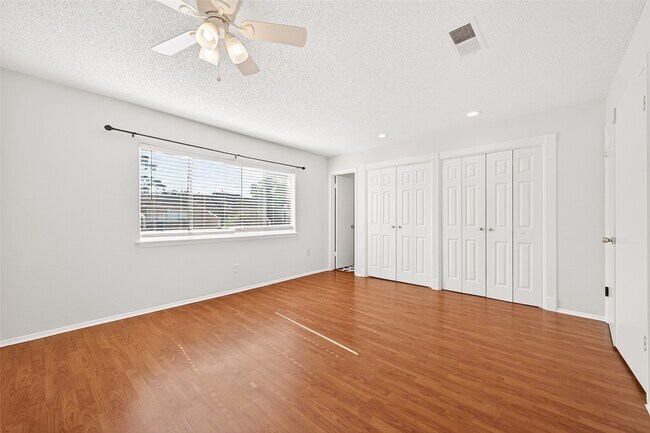 Building Photo - 11677 Village Pl Dr