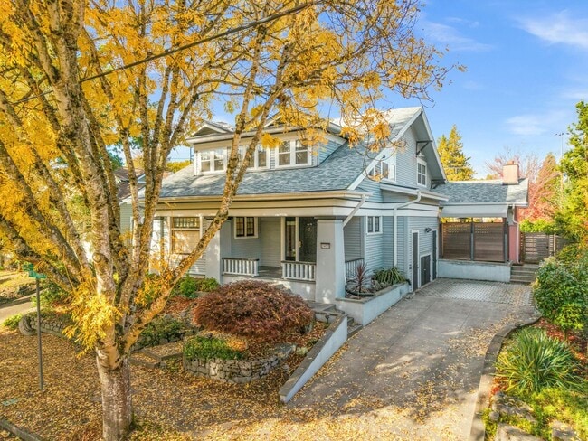 Primary Photo - Elegant Grant Park Craftsman with Wine Cel...