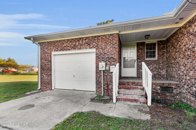 Building Photo - 209 McCoy Ave