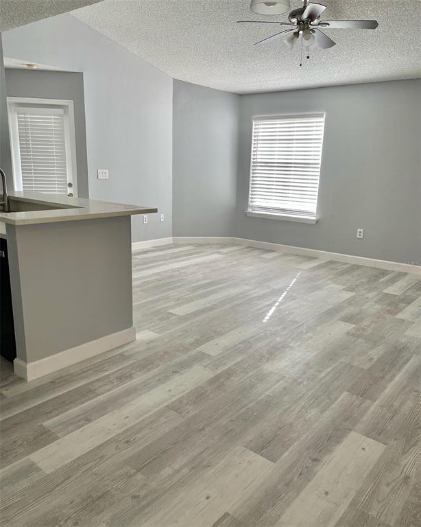 Building Photo - 425 Fountainhead Cir