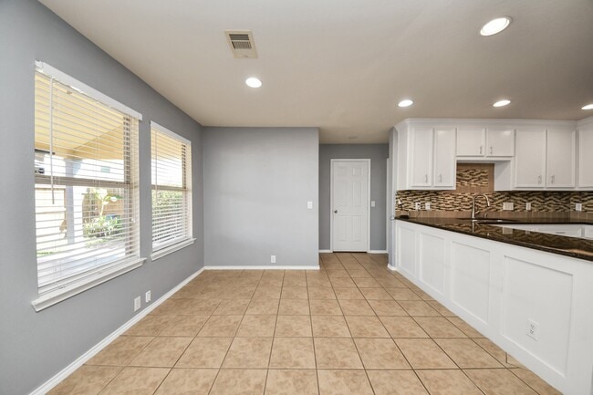 Building Photo - 2038 Eddlewood Ct