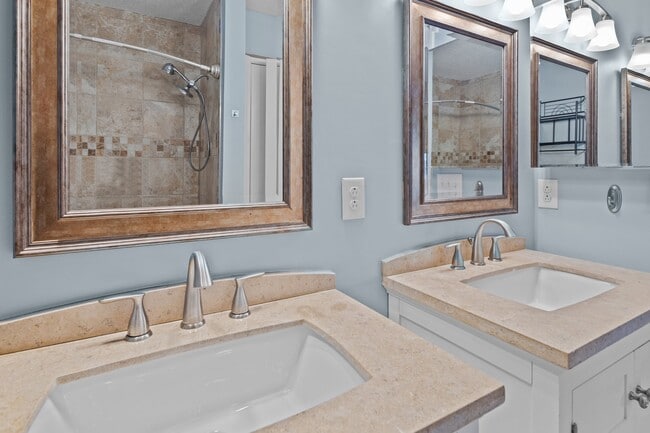 Building Photo - 3851 Chimney Creek Dr