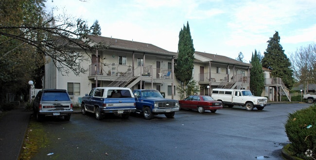 Building Photo - Umpqua Villa Apartments