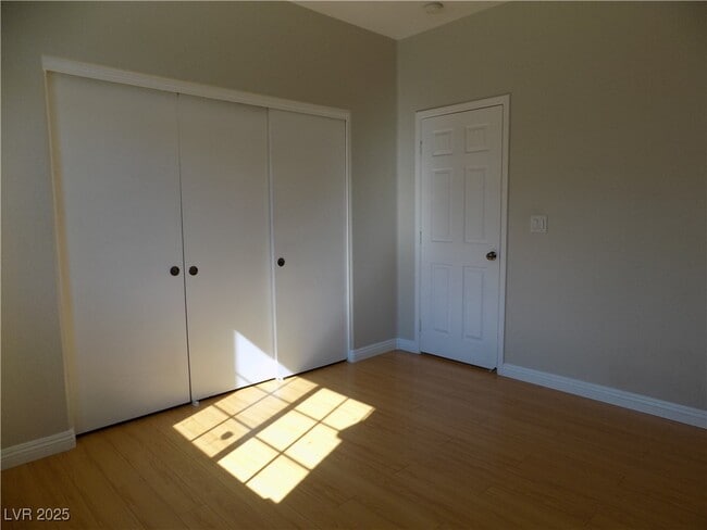 Building Photo - 5536 Spruce Hill Ct