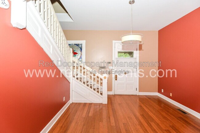 Building Photo - 1332A N College Ave
