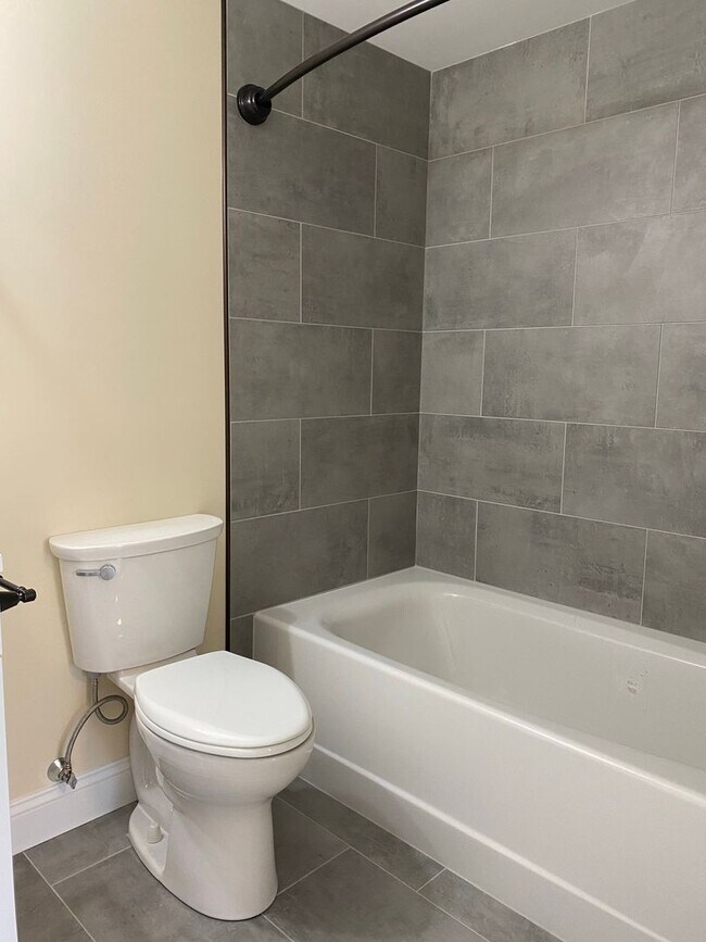 Building Photo - 158 North St