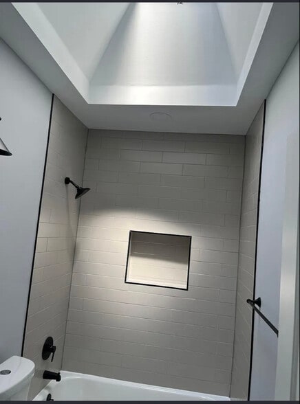 Building Photo - 5847 Willows Ave