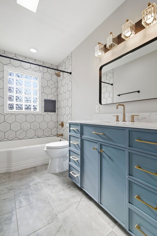 Building Photo - 3 bed/1 bath remodel within walking distance of Brookside