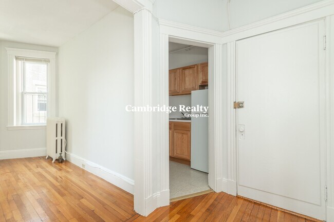 Building Photo - 49 Worthington St
