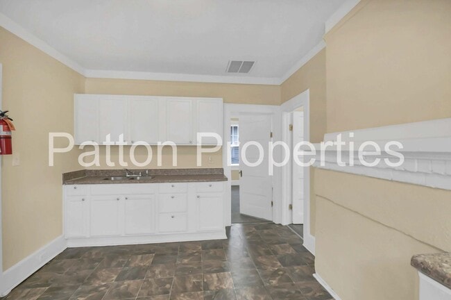 Building Photo - Five Points Home
