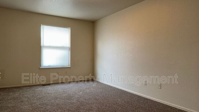 Building Photo - 1988 N Salem Ave