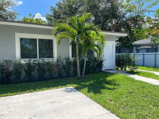 Building Photo - 4034 NW 23rd Ave