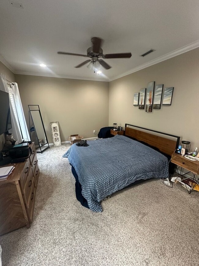 Building Photo - Beautiful 3 BR 2.5 Bath home with bonus room