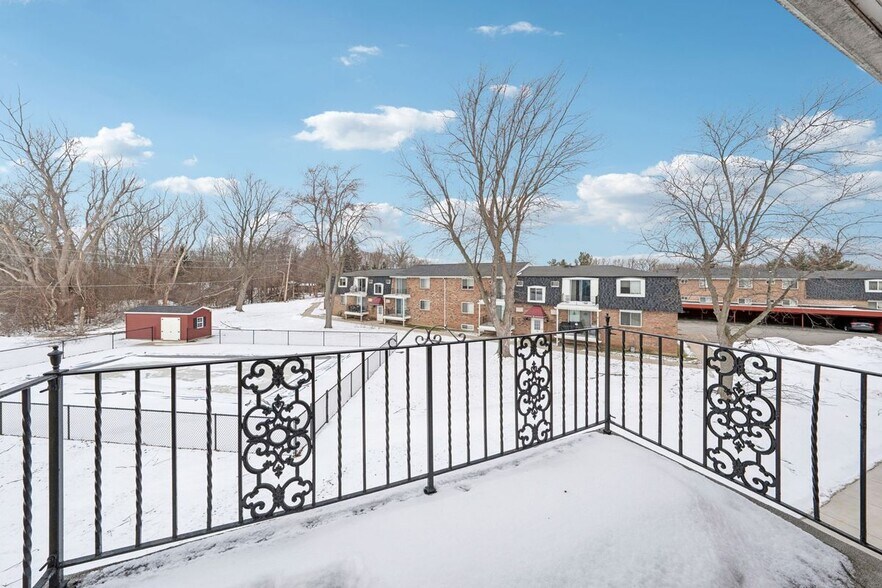 Building Photo - 4 Losson Garden Dr