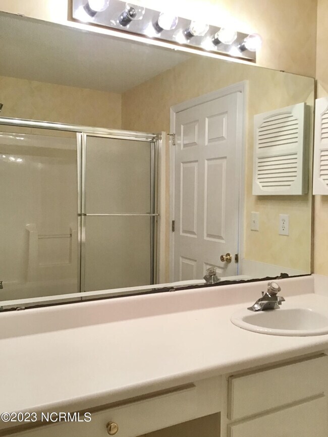 Building Photo - 5002 Hunters Trail