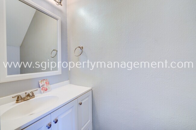 Building Photo - 18604 N 33rd Dr