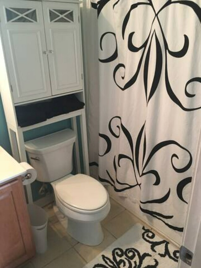 Bathroom 2 - 9819 Glenburn Ln