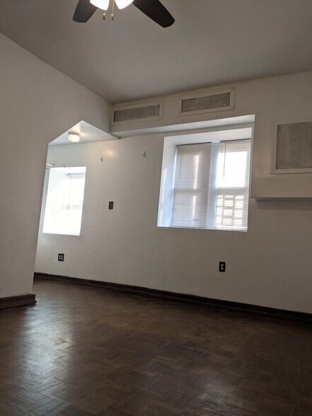 Building Photo - 533 W 232nd St