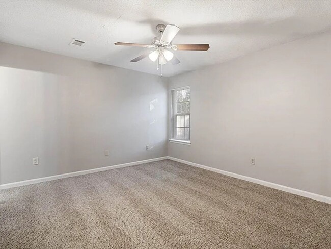 Building Photo - Freshly Updated 3-Bedroom Home – Pets Welcome!