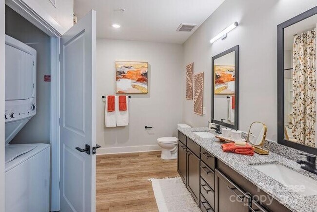 Building Photo - 1035 Strensall Ln