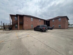 Building Photo - 1001 E Travis St